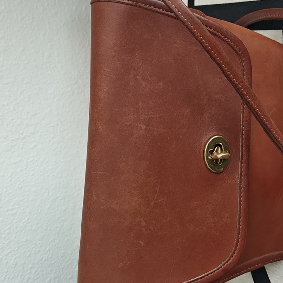 Vintage Coach - Quincy - Picture 2 of 12